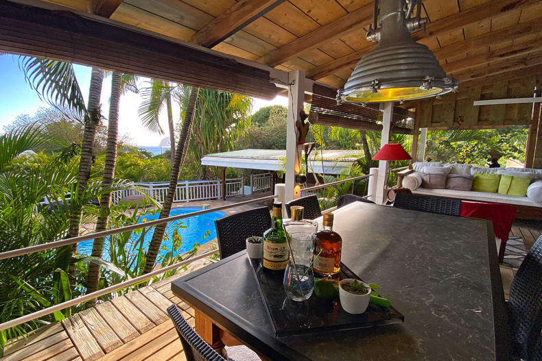 Location de charme martinique le diamant vue rocher