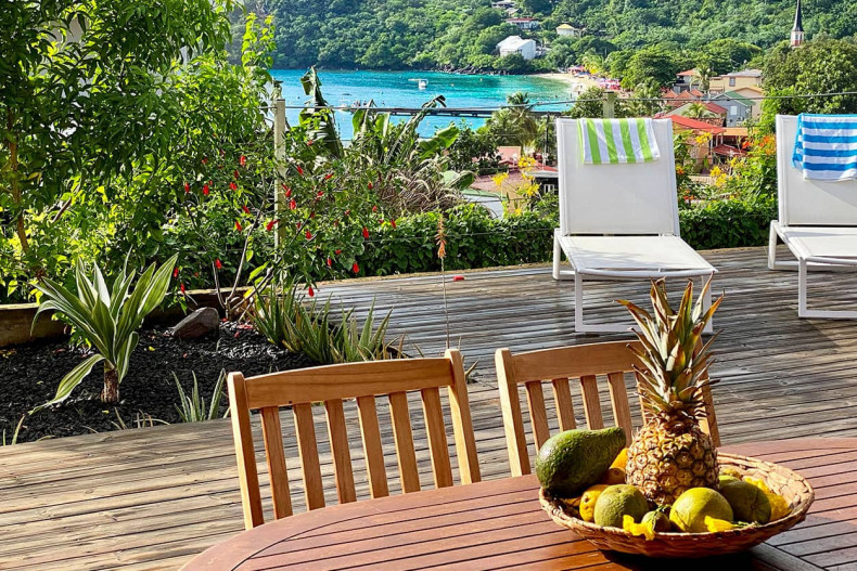 Jolie Maison anse d arlet vue table.jpg