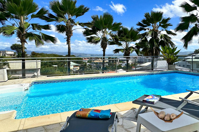 Location villa piscine tois ilets Kai  Line