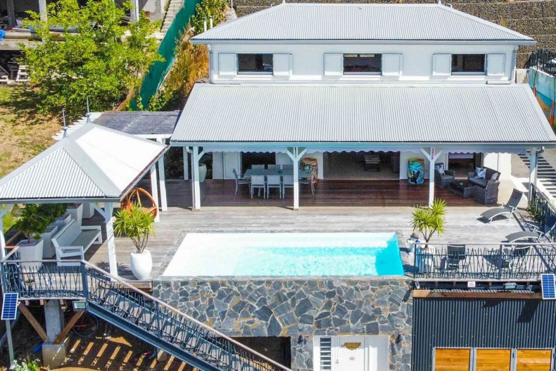 Vue aérienne de la villa Les Coraux