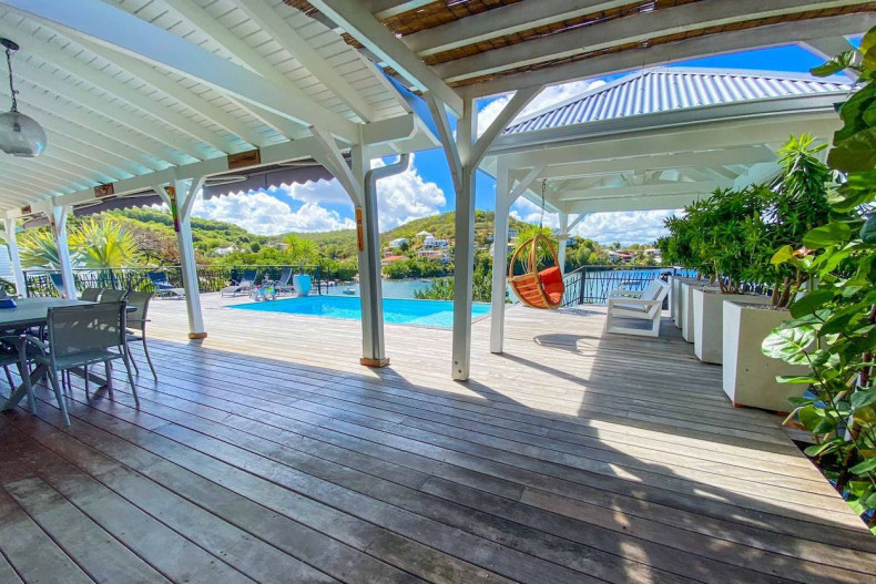 les Coraux villa piscine le Robert