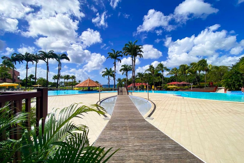 L'accès à la piscine