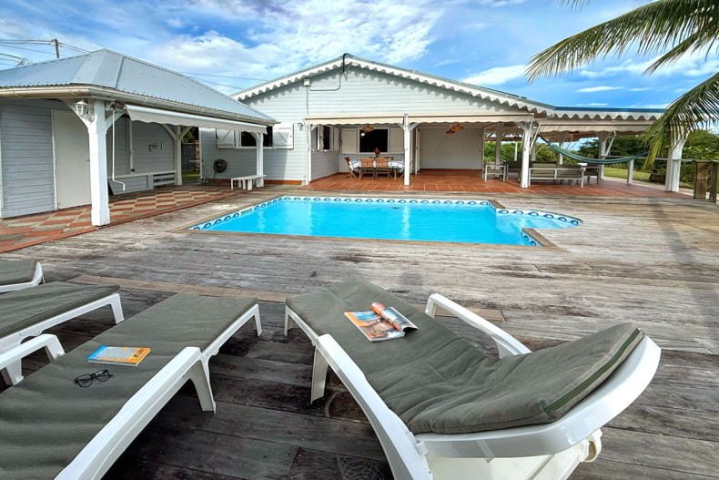 location vue mer tartane martinique