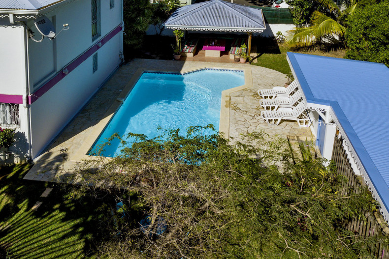 Location appartement avec piscine, 2 chambres fort de france