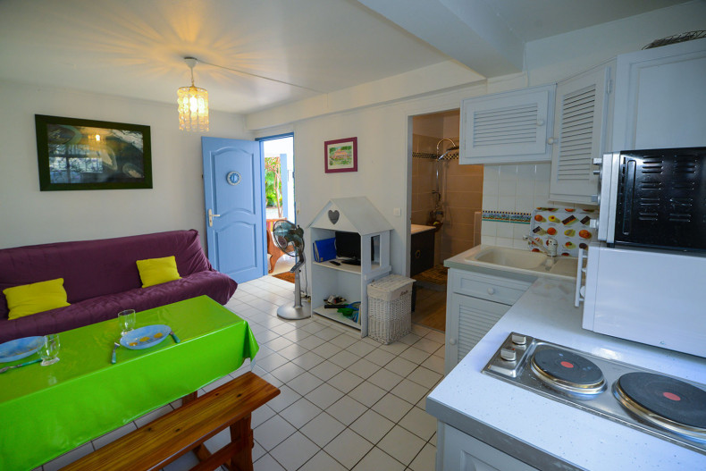 Location-Fort-de-france-salon-soleil-bleu