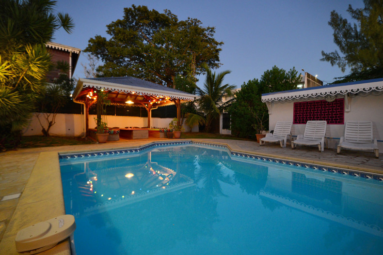 Location appartement avec piscine, 2 chambres fort de france