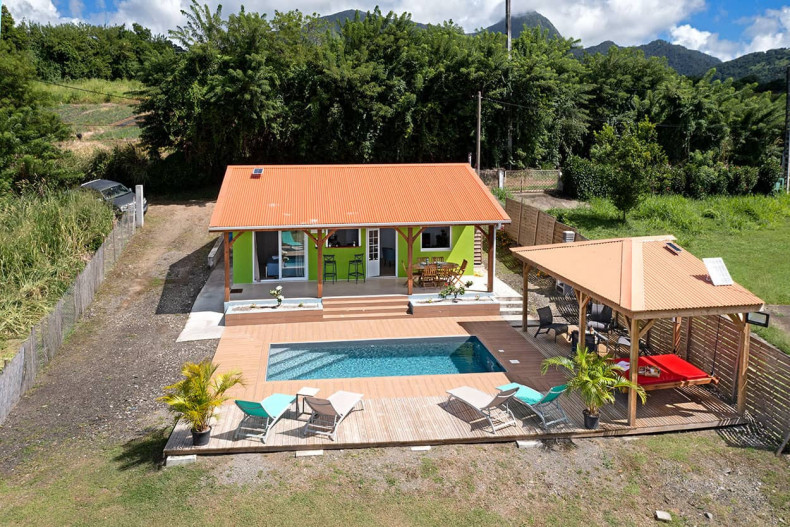 KAZ BELLE VUE Location villa Martinique vue mer piscine le Carbet PMR