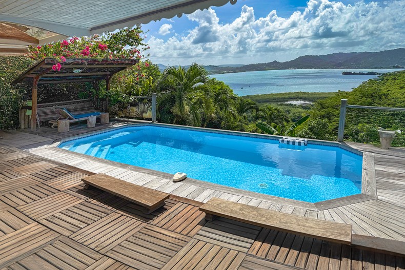 Location avec piscine au Robert