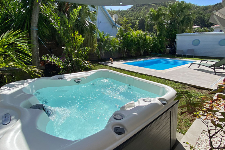Location martinique Piscine et SPA