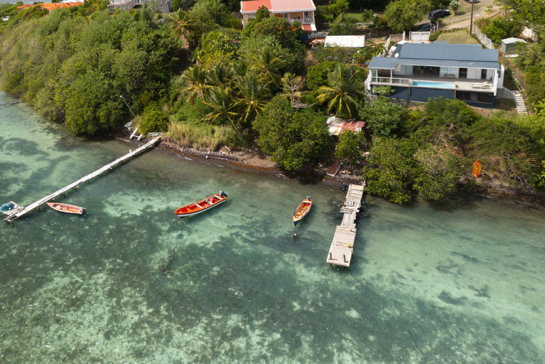 Location villa piscine bord de mer Martinique