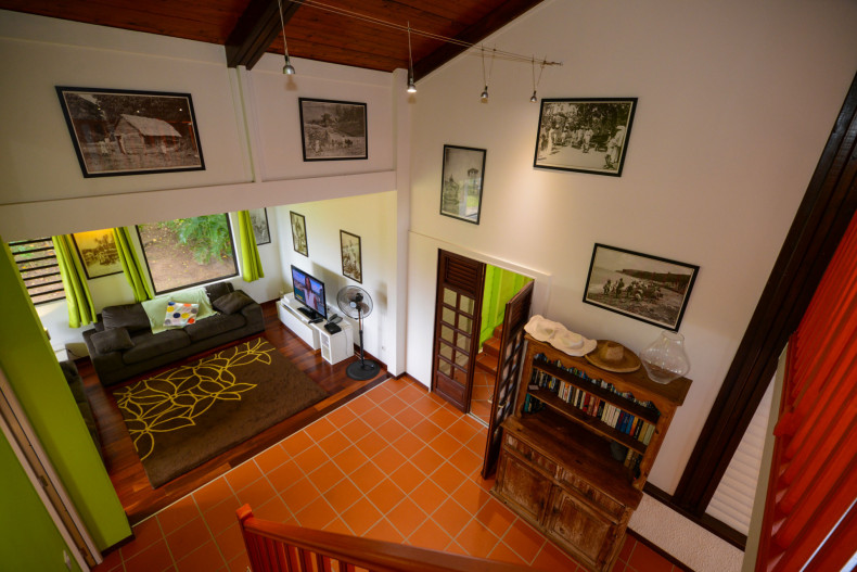 Le salon vu de la mezzanine