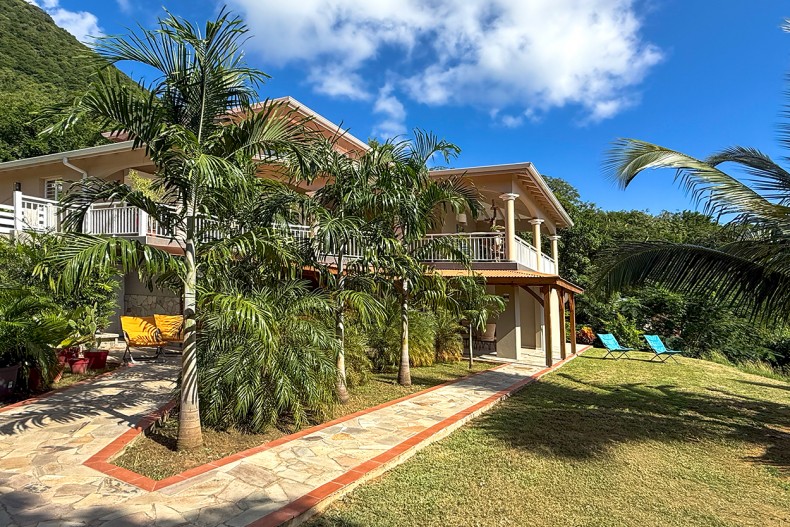 Maison-arrivee-T3-NID-petite-Anse-d-arlet