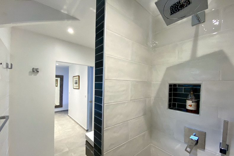 Sous la douche de la suite