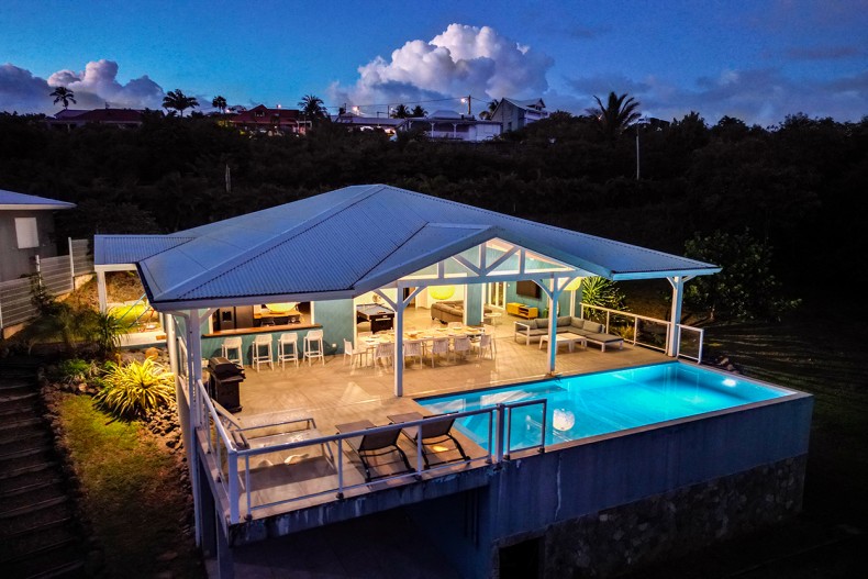 location Villa Martinique Diamant 13 pers la nuit