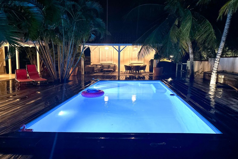 Oasis location martinique piscine