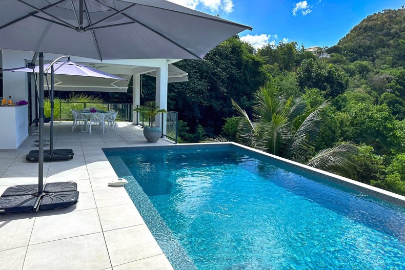 villa MODERNE de prestige Martinique piscine