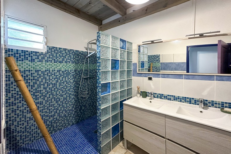 Villa blanc Bleu Trois ilets sde Ch Enfants