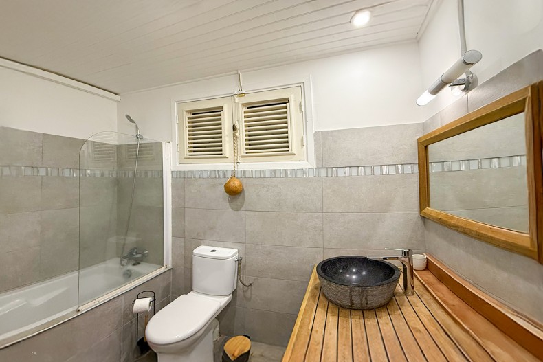 Location villa paisible le diamant piscine sdb