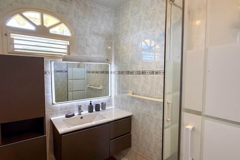 sde Location ANSE à l'ANE Martinique Haut de villa F4