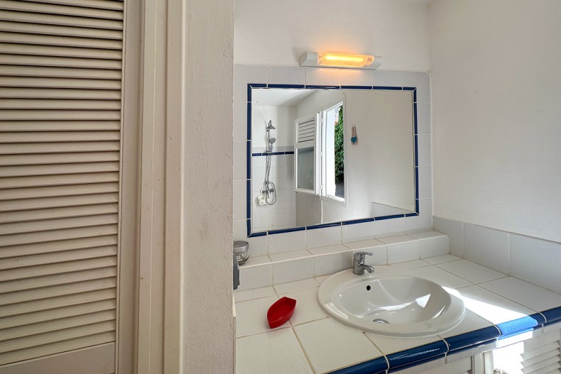 SALLE D'EAU COTE MER MARTINIQUE