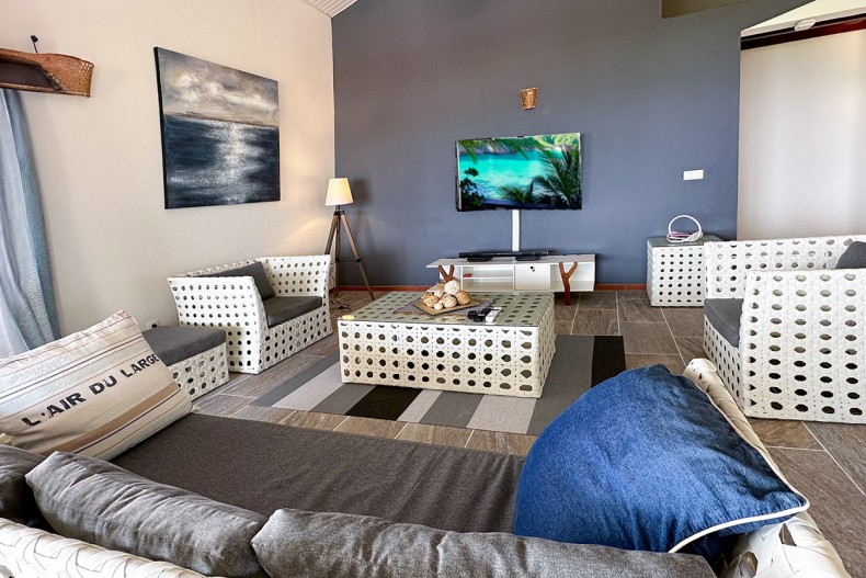 Location avec Spa trois ilets Martinique tv