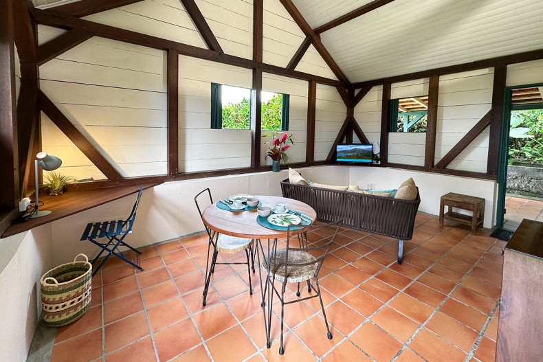 Location Maiosn Saint-Pierre Martinique TV