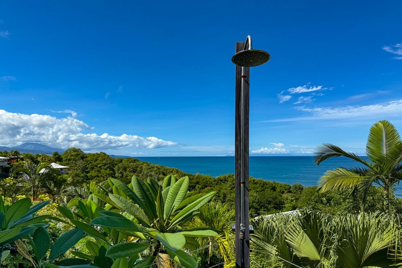 La Superbe villa du Surf Tartane douche exterieure