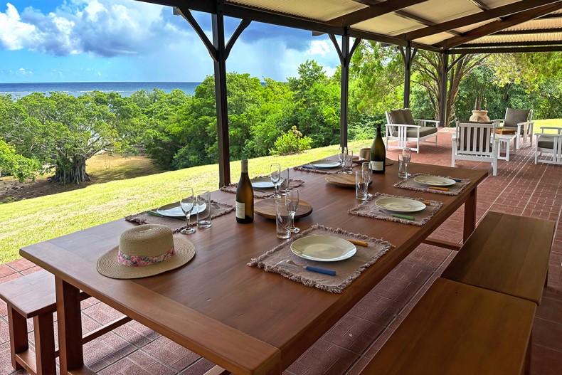 Table Location villa Tartane Cap Nature