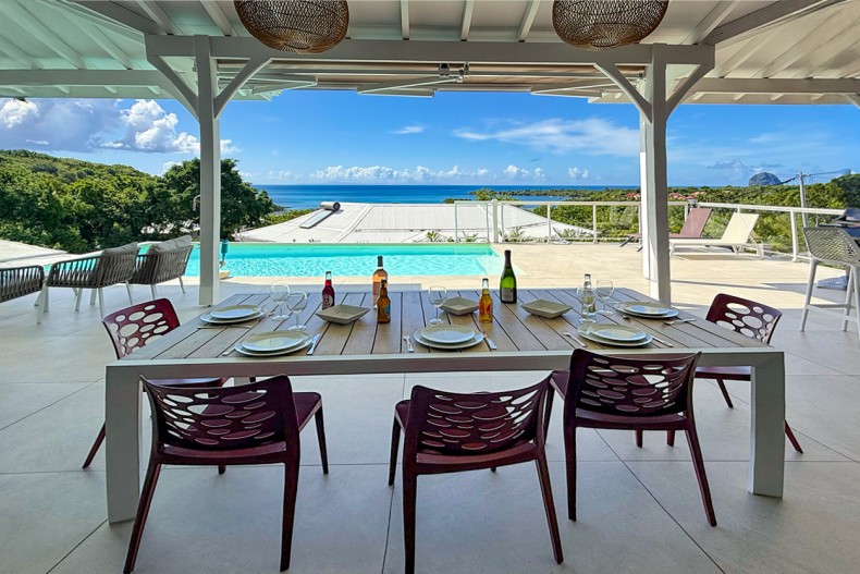villa Martinique Diamant Salle à manger