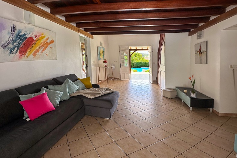 Villa tropical Diamant salon TV