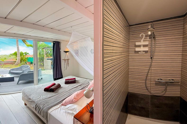 La chambre indépendante du bungalow SDE
