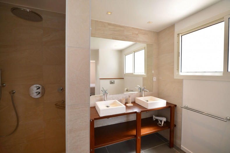 Salle d'eau chambre 1 villa le Lagon