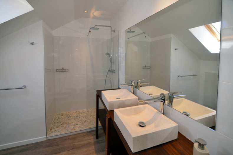 Salle d'eau chambre 2 villa le Lagon