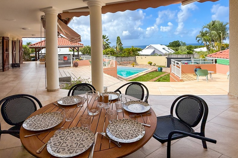 Location villa Sainte Luce pont café