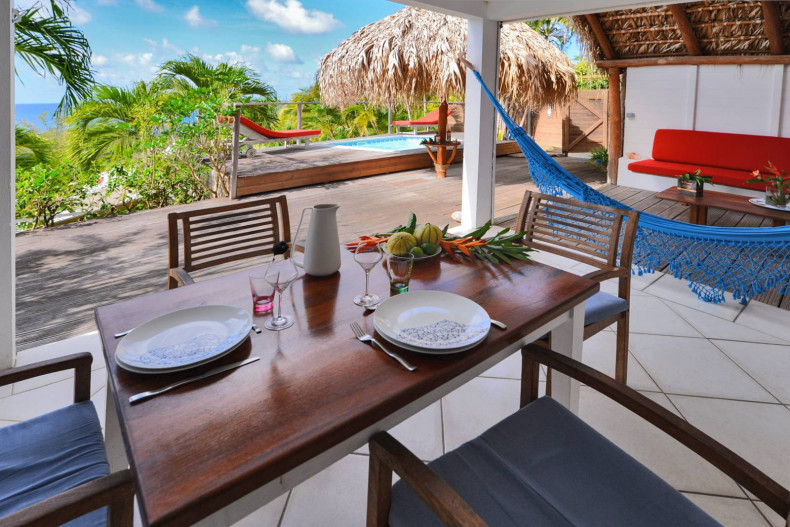 espace repas vue mer