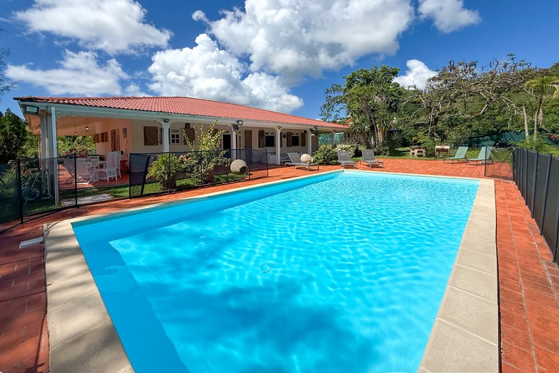 Location villa paisible le diamant piscine sécurisé