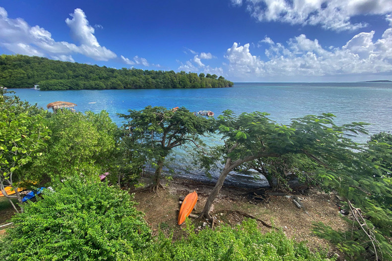 Location villa piscine bord de mer Martinique