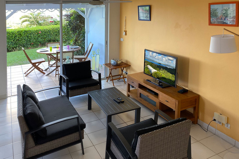 Belle grande villa trois ilets salon tv