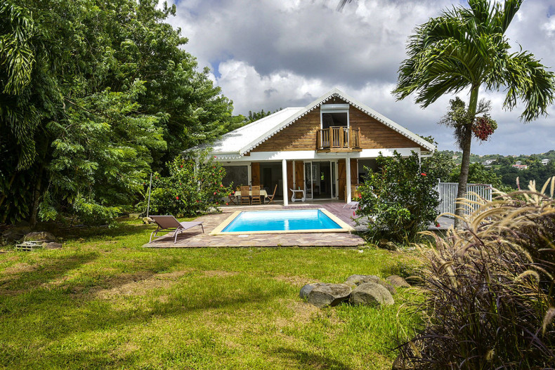 Belle Villa Saine Luce Martinique piscine