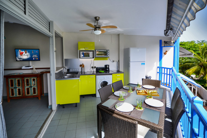 Cuisine salle à manger sur la terrasse