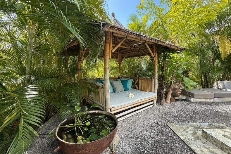 Bungalow de charme Martinique le françois piscine