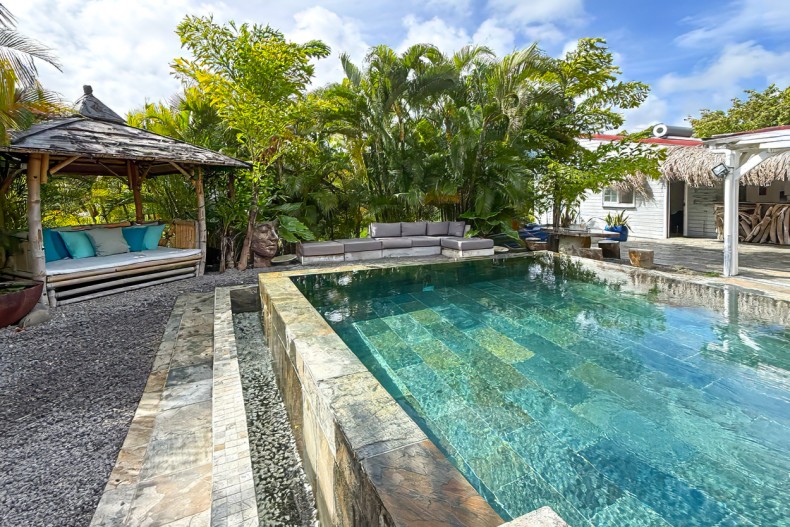 Bungalow de charme Martinique le françois piscine