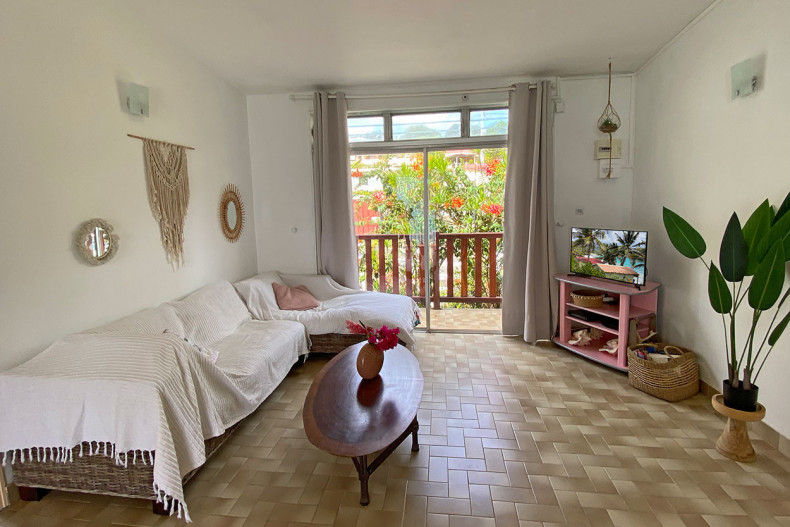 Casa del Mar salon TV