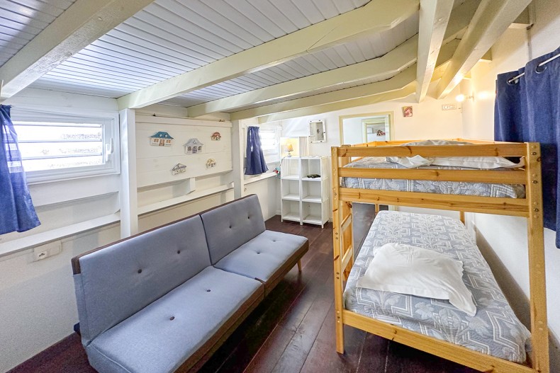 La chambre suspendue