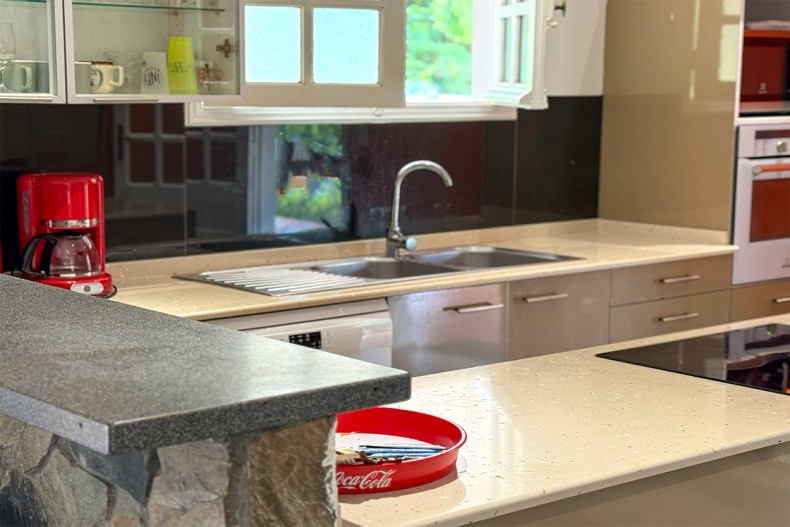 Location villa paisible le diamant piscine loin