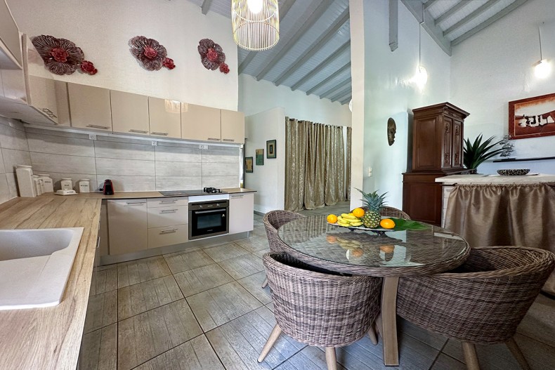 Location villa 6 ch Martinique piscine le vauclin cuisine