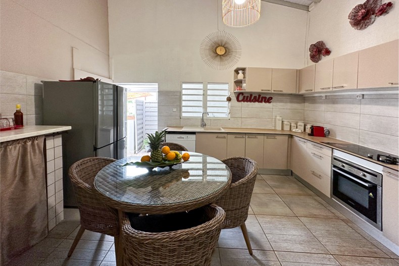 Location villa 6 ch Martinique piscine le vauclin la cuisine