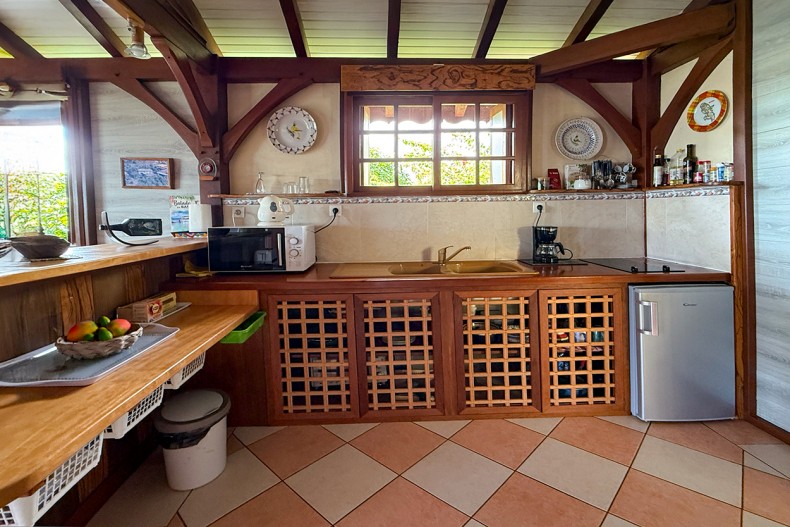 Cuisine location bois exotique le robert