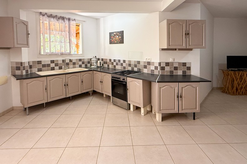 location T3 NID petite Anse d-arlet cuisine