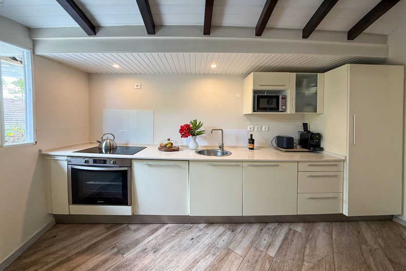 cuisine équipée petite villa 4 etoiles Sainte Luce